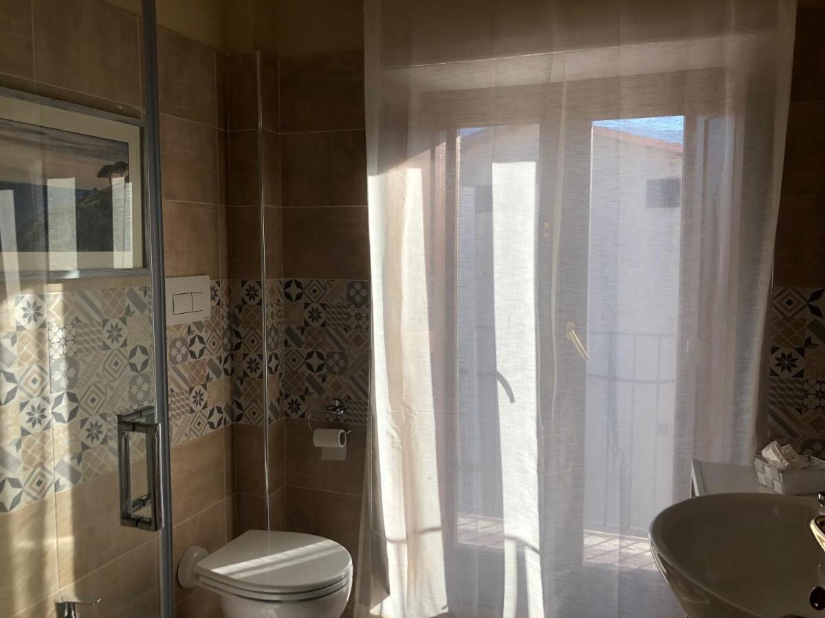 Dimora Offidius Acomodação com café da manhã LʼAquila Exterior foto