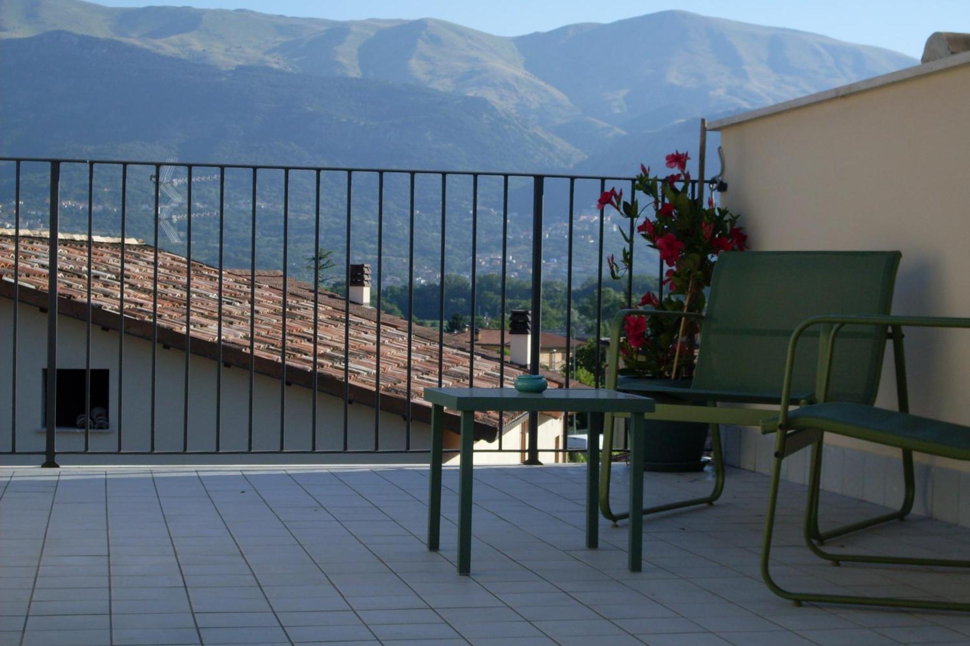 Dimora Offidius Acomodação com café da manhã LʼAquila Exterior foto